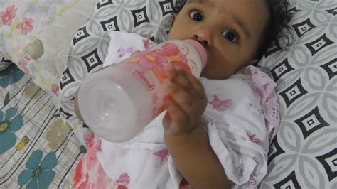 tomando leitinho